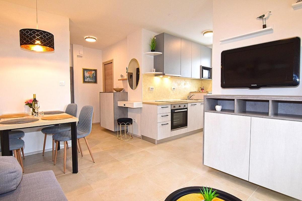 Sole Pula Apartman-Near Beach エクステリア 写真